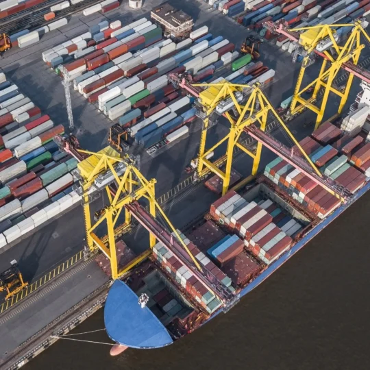 container-ship-unloading-in-port-2021-12-09-11-04-02-utc-540x540.webp